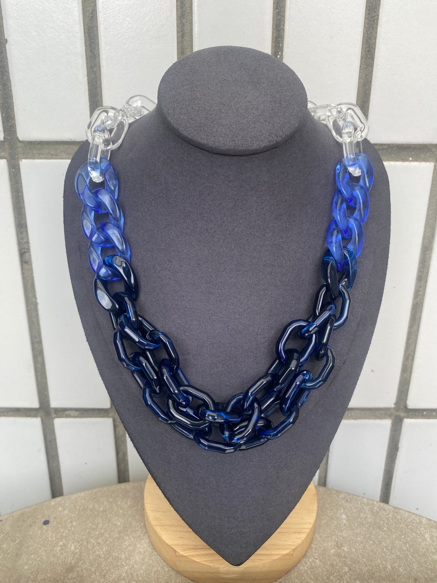 Infinite Colors Tracy 3 Necklace - Clear Blue Navy