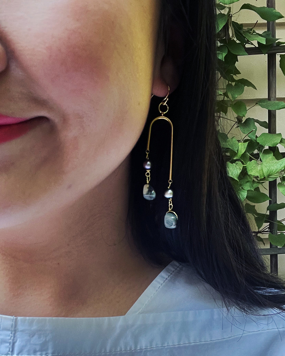 Semifine Freshwater Black Pearl Stone Earrings | cukimber designs
