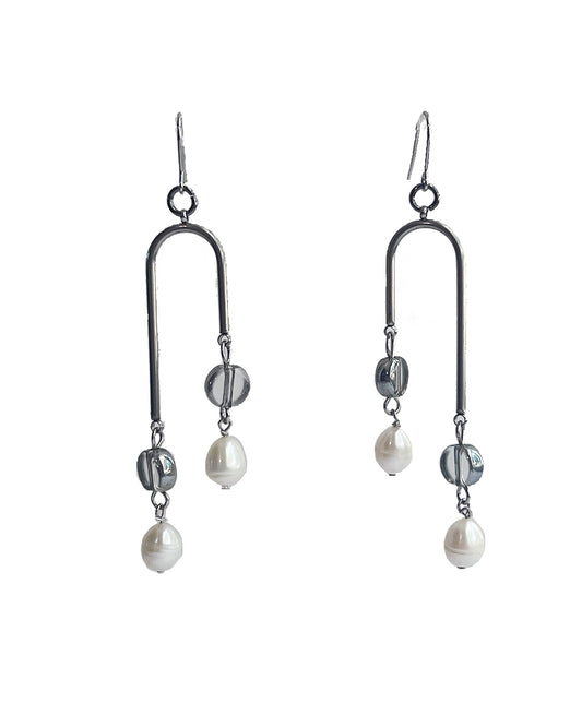 Semifine Pearl Earrings | cukimber designs