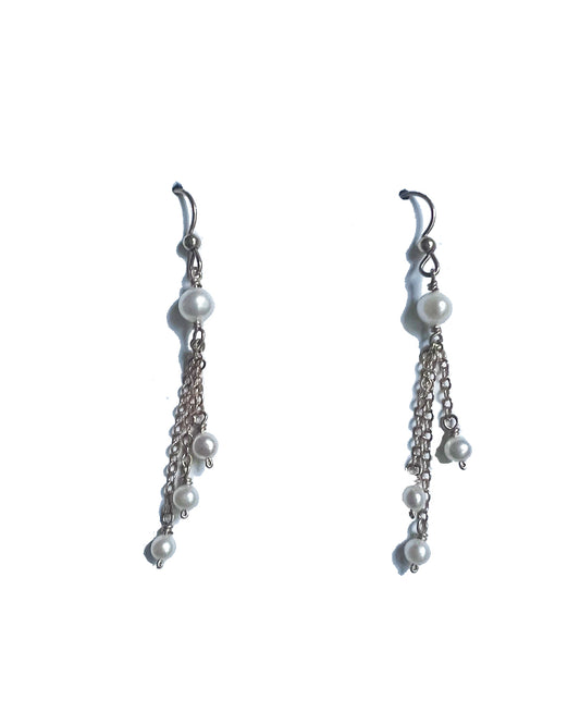 Semifine Pearl Station Earrings | cukimber designs