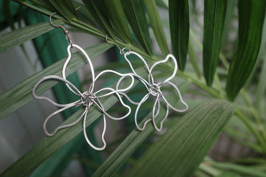 Nickel Wire Flower Earrings | cukimber