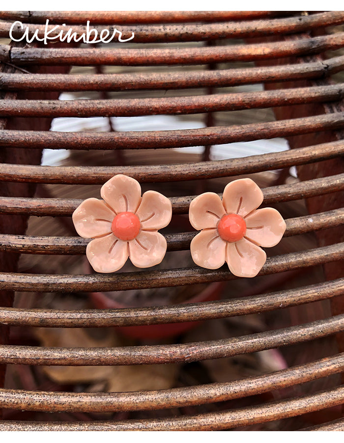 Daisy Stud Earrings  | cukimber designs